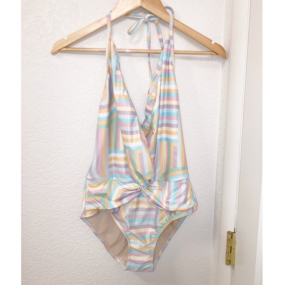 NWOT Kenny Flowers ~ The North Shore Deep V Halter One Piece SZ: Large - Picture 2 of 15